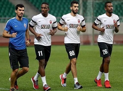 24_25赛季亚冠精英联赛第5轮：德黑兰独立VS塔什干棉农,德黑兰独立与塔什干棉农激战正酣